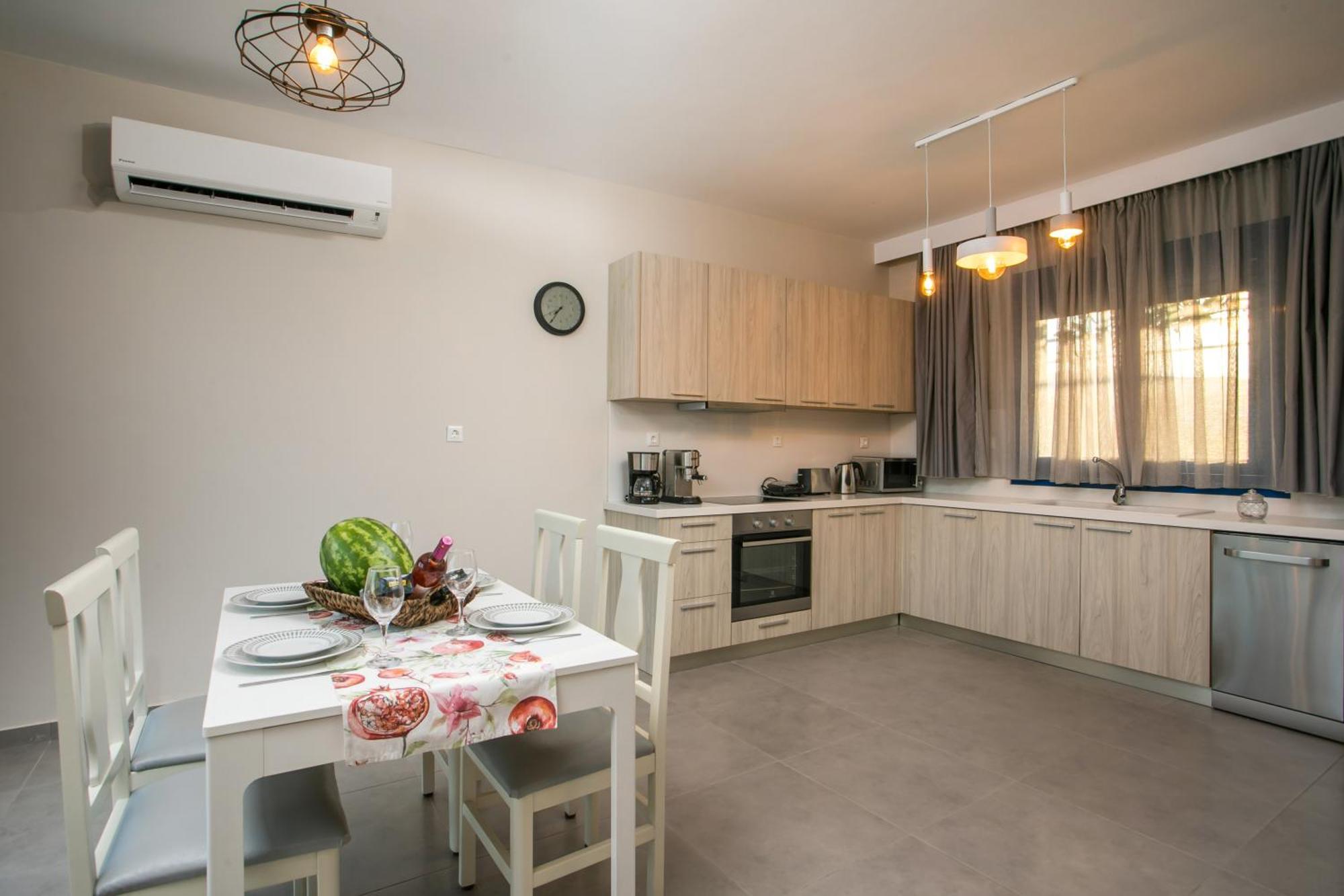 Rita Mare Seafront Villas Heated Pools Gennadi Exterior photo